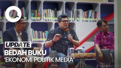 Membedah Buku ‘Ekonomi Politik Media’ di Telkom College